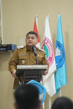 Appi Tekankan Profesionalitas Guru di Era Digital, AI Jadi Tantangan Pendidikan